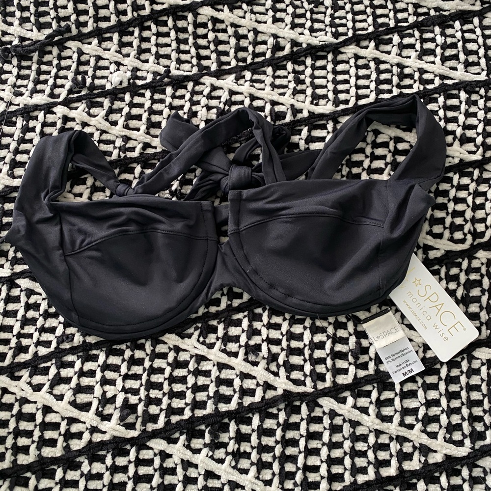 LSPACE Camellia Bikini top black size M